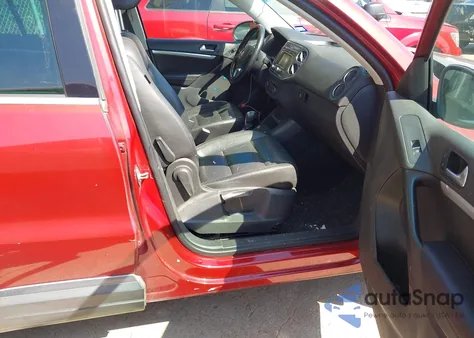 2012 Volkswagen Tiguan Sel z USA, uszkodzony, nr VIN WVGAV7AX0CW101188